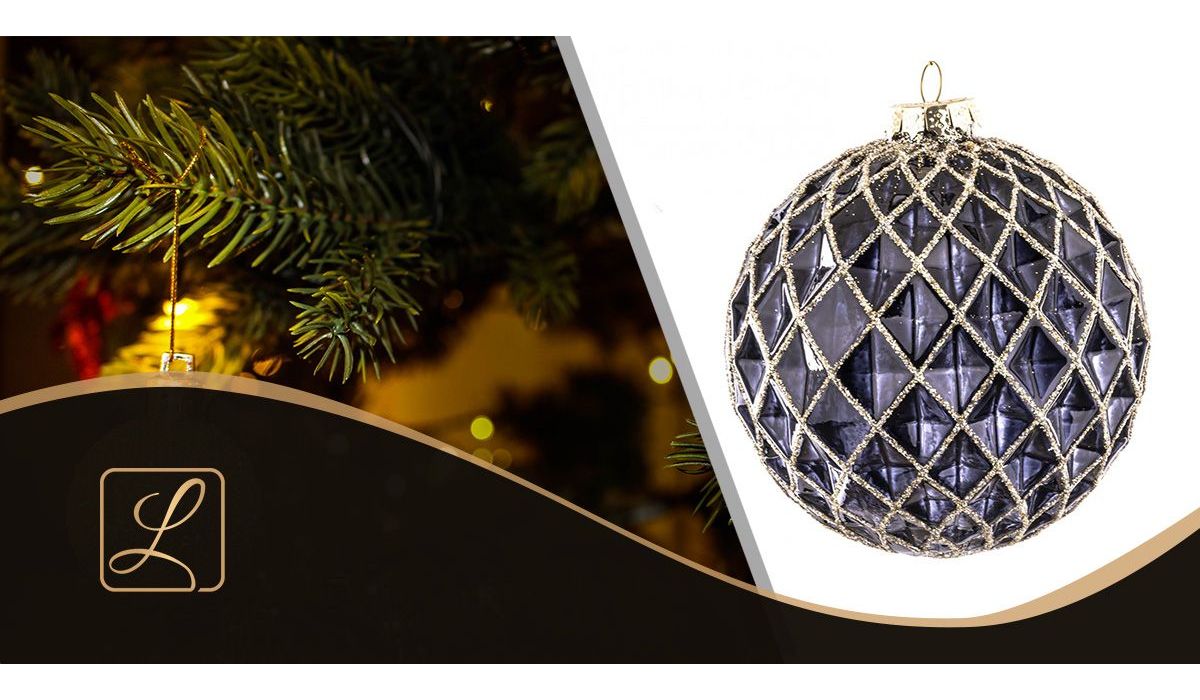 the most beautiful coloured baubles for your Christmas tree