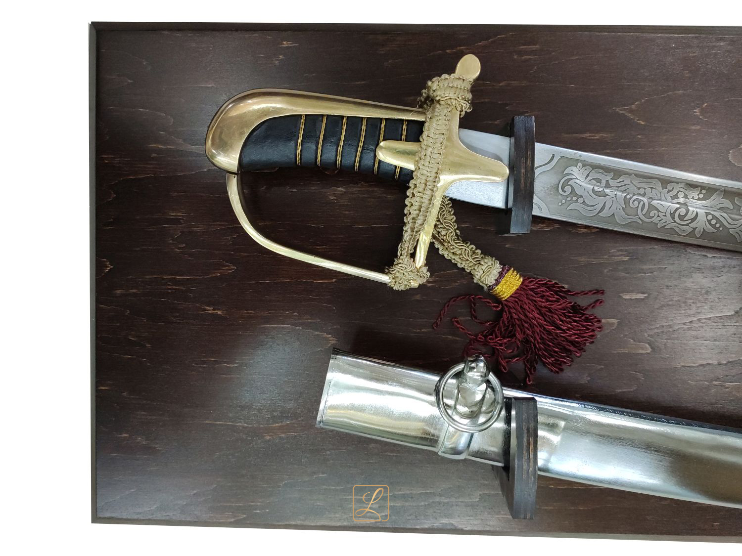 Polish officer saber with a scabbard, pattern 1921/22 + hanging Tablo. The inscription 