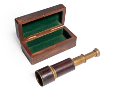 Brass and leather folding scope TEL-0124B in a wooden box; 18x4x4 cm