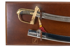 Polish officer saber with a scabbard, pattern 1921/22 + hanging Tablo. The inscription "HONOR AND HOMELAND"
